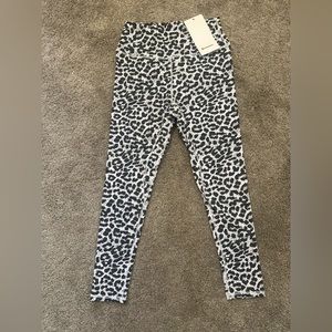 Lululemon Align HR Pant 25” size 6 Leopard print